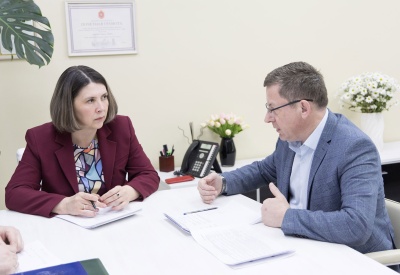 Готовь купальник зимой, а сани — летом