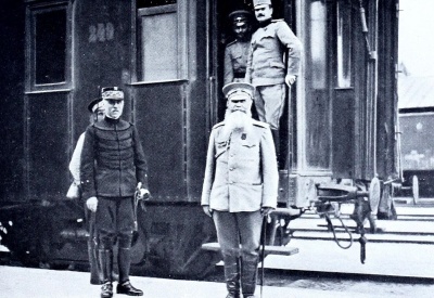 Приезд иностранных военных атташе.