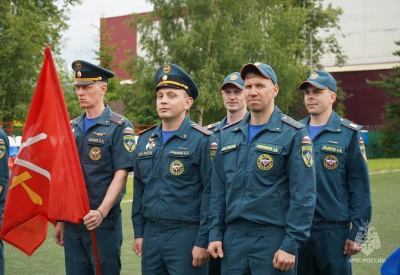 Новомосковские пожарные вошли в топ-10 лучших спасателей ЦФО