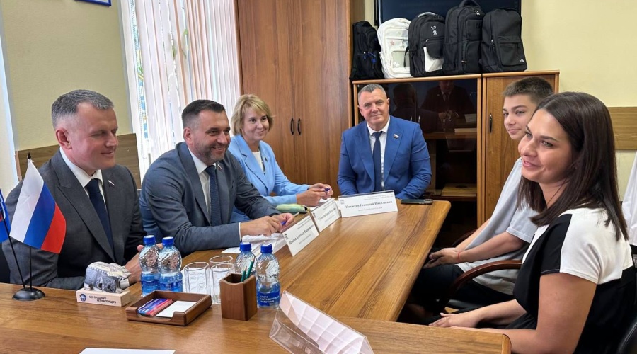 Ну будем гадать на кофейной гуще.